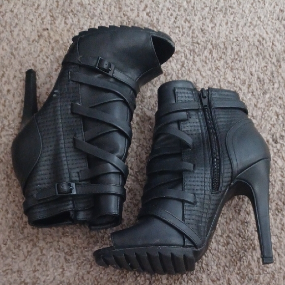 SOLD 3/26 - Picture 8 of 10